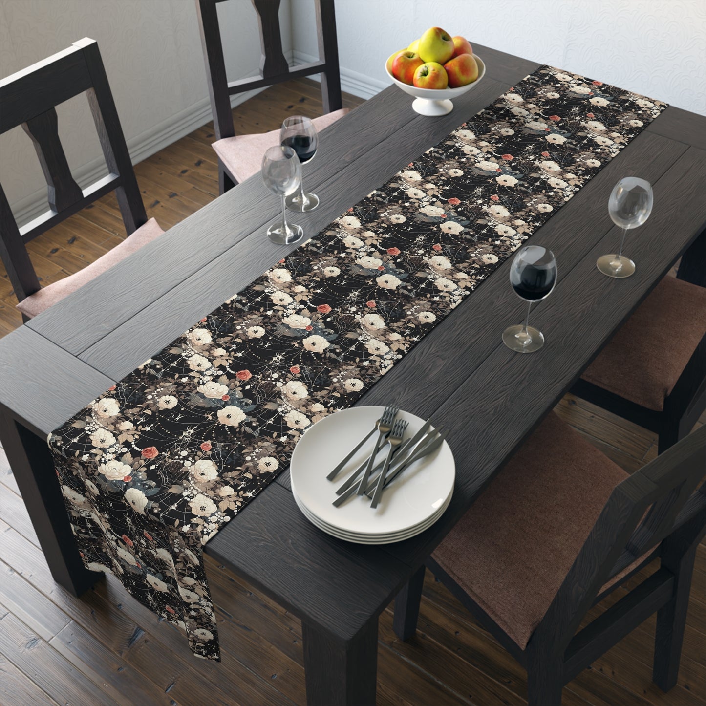 Shimmerweb Table Runner (Cotton, Poly)