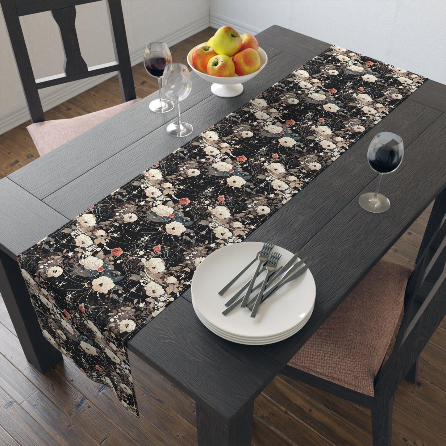 Shimmerweb Table Runner (Cotton, Poly)