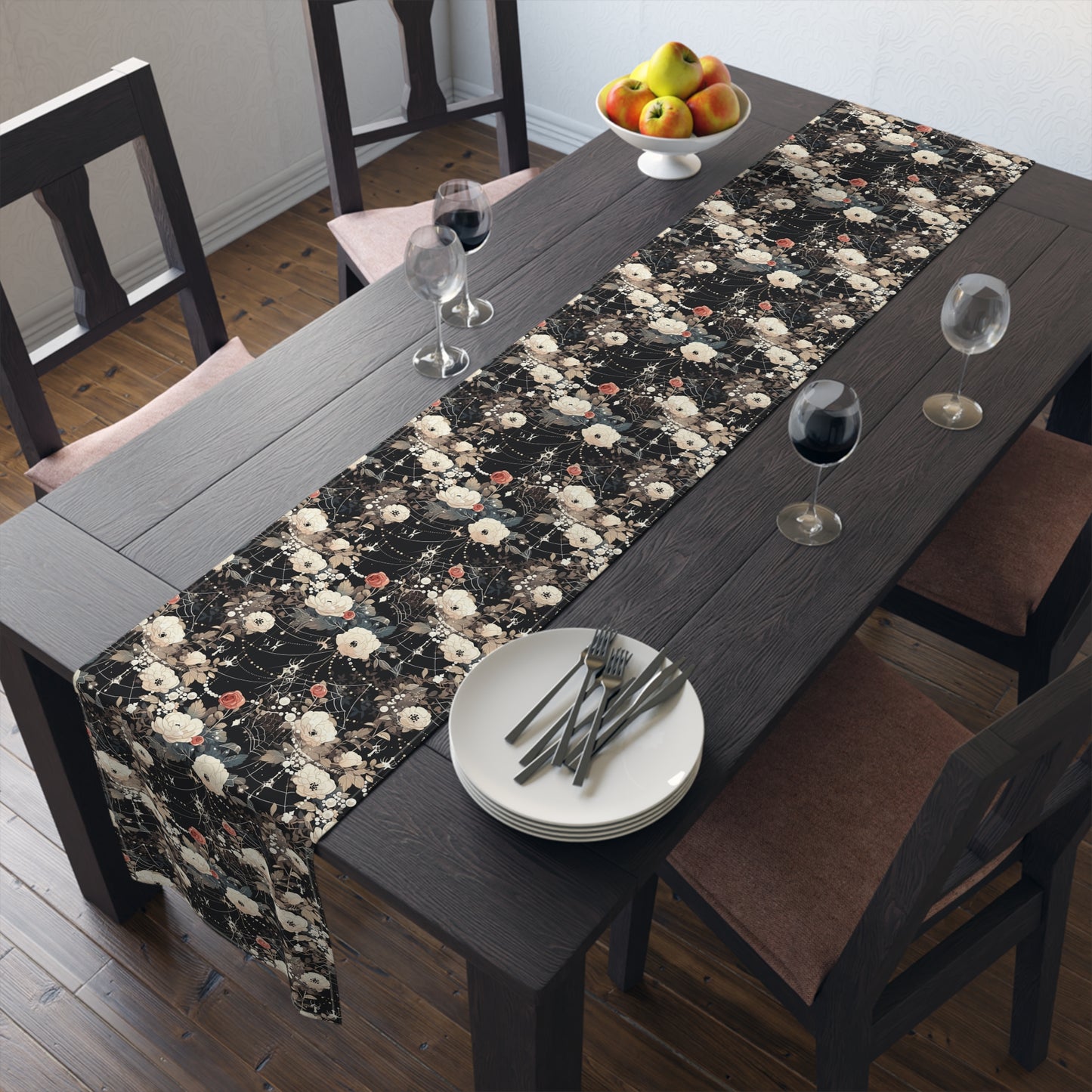 Shimmerweb Table Runner (Cotton, Poly)