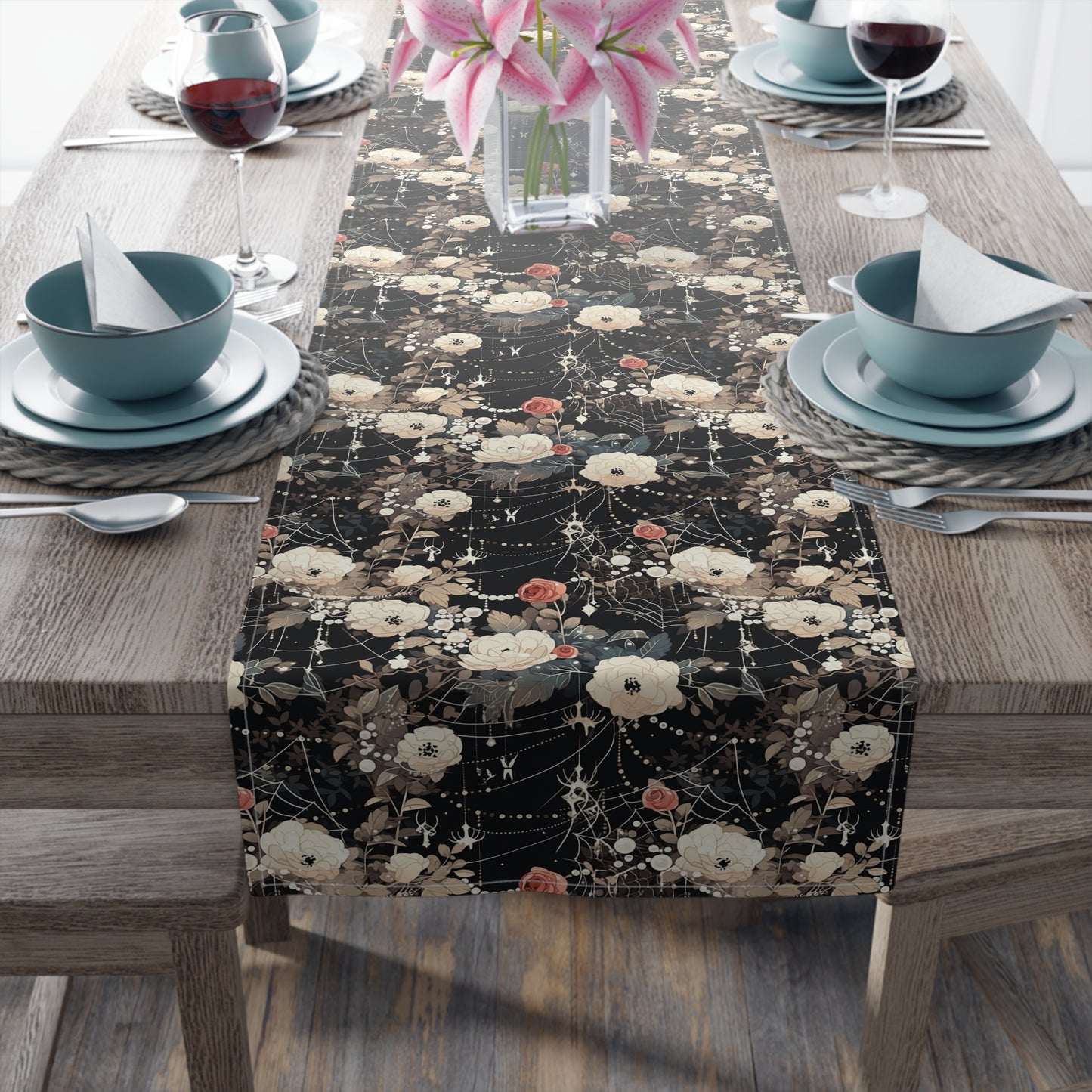 Shimmerweb Table Runner (Cotton, Poly)